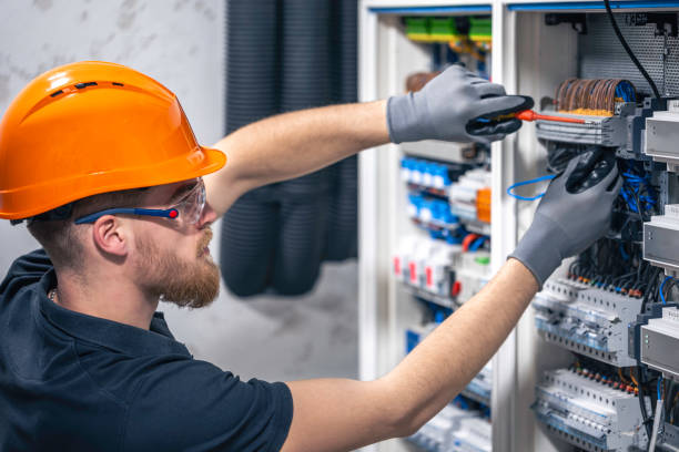 Best Licensed Electrician  in South Creek, WA